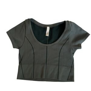 Aerie Offline Olive Green Cropped Stretch Tee - Size Medium
